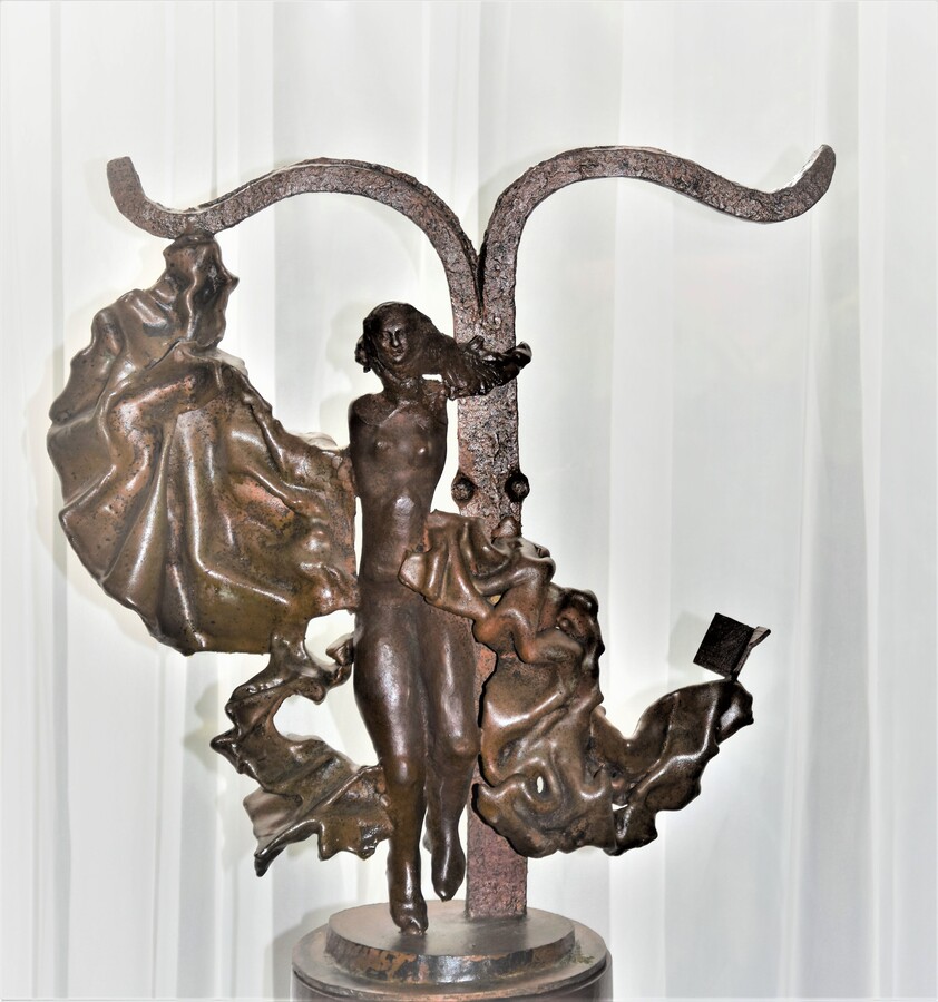 caius spronken, muze, 2018, brons, unicaat, h. 37 x 40 cm..jpg
