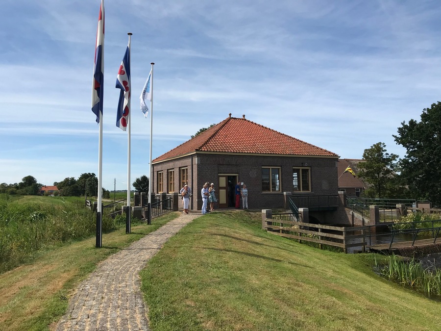 Van Den Berg Nij Beets Varen met de turfbok naar het Sudergemaal It Damshûs NIJ BEETS, 26-06