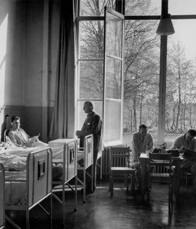 erfgoed  wandeling verpleegzaal 1950.png